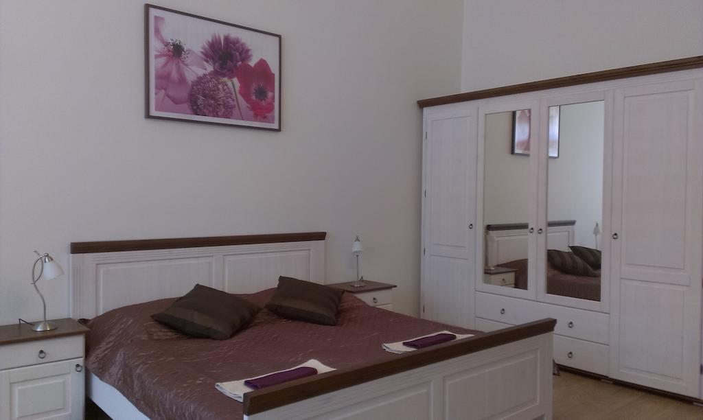 Charles IV Apartments Prague Room photo